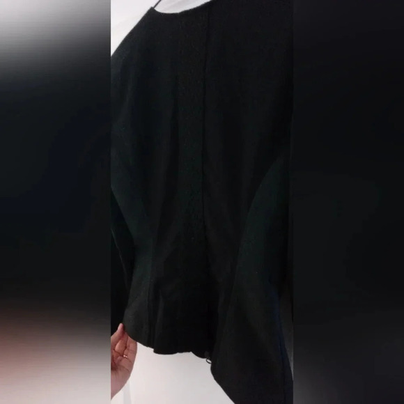 Chanel Property not for sale Croped Vest with zipper - Picture 9 of 11